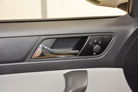2015款斯柯达昕锐1.6L自动智选型