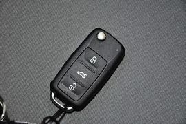 2015款斯柯达昕锐1.6L自动智选型