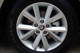 2015款斯柯达昕锐1.6L自动智选型