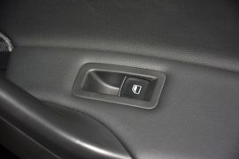 2015款大众朗逸1.6L自动豪华型