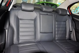 2015款大众朗逸1.6L自动豪华型