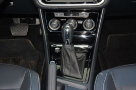 2015款大众朗逸1.6L自动豪华型