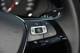 2015款大众朗逸1.6L自动豪华型
