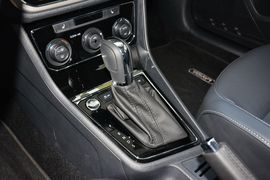 2015款大众朗逸1.6L自动豪华型