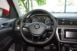 2015款大众朗逸1.6L自动豪华型