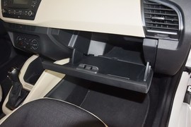 2015款斯柯达晶锐1.4L自动创行版