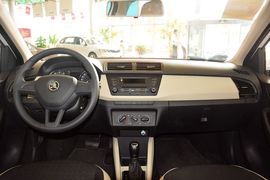 2015款斯柯达晶锐1.4L自动创行版