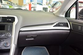 2013款福特蒙迪欧1.5L