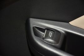 2015款福特福克斯三厢1.5L