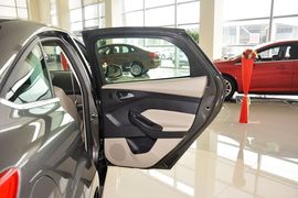 2015款福特福克斯三厢1.5L