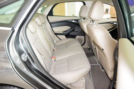 2015款福特福克斯三厢1.5L