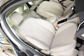 2015款福特福克斯三厢1.5L