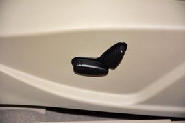 2015款福特福克斯三厢1.5L