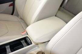 2015款福特福克斯三厢1.5L