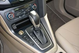 2015款福特福克斯三厢1.5L