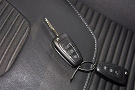 2015款福特福克斯两厢1.5L