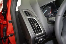 2015款福特福克斯两厢1.5L