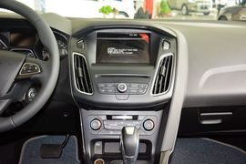 2015款福特福克斯两厢1.5L