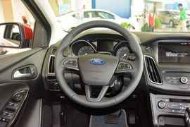 2015款福特福克斯两厢1.5L