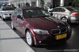 2010款宝马325i豪华版