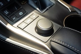 2015款雷克萨斯NX200