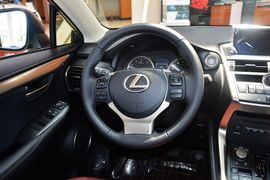 2015款雷克萨斯NX200