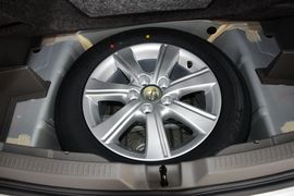 2014款丰田逸致180G