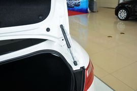 2015款奔腾B70