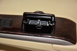 2015款丰田凯美瑞2.0E精英版