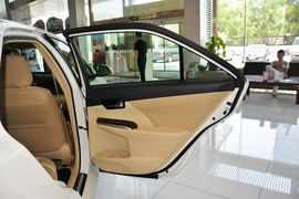 2015款丰田凯美瑞2.0E精英版