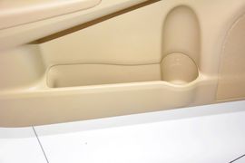 2015款丰田凯美瑞2.0E精英版