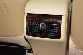 2015款丰田凯美瑞2.0E精英版