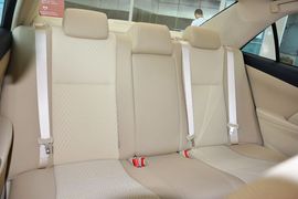 2015款丰田凯美瑞2.0E精英版