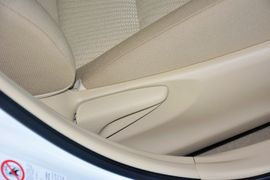 2015款丰田凯美瑞2.0E精英版