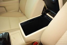 2015款丰田凯美瑞2.0E精英版