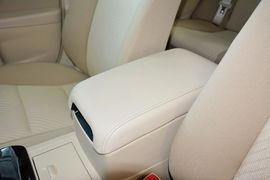 2015款丰田凯美瑞2.0E精英版