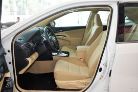 2015款丰田凯美瑞2.0E精英版