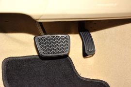 2015款丰田凯美瑞2.0E精英版