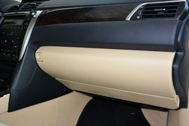 2015款丰田凯美瑞2.0E精英版