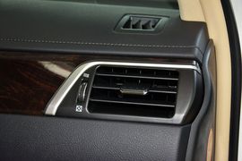 2015款丰田凯美瑞2.0E精英版