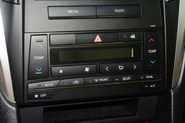 2015款丰田凯美瑞2.0E精英版