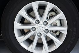 2015款丰田凯美瑞2.0E精英版