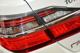 2015款丰田凯美瑞2.0E精英版