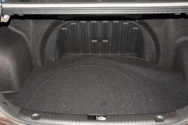 2015款现代悦动1.6L自动舒适型