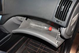 2015款现代悦动1.6L自动舒适型