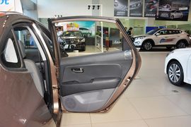 2015款现代悦动1.6L自动舒适型