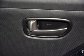 2015款现代悦动1.6L自动舒适型