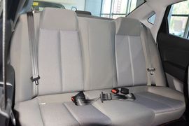 2015款现代悦动1.6L自动舒适型