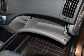 2015款现代悦动1.6L自动舒适型
