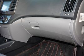 2015款现代悦动1.6L自动舒适型